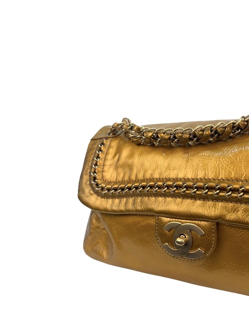 CROSSBODY & SHOULDERBAGS - CHANEL LUXE LIGNE FLAP BAG GOLD