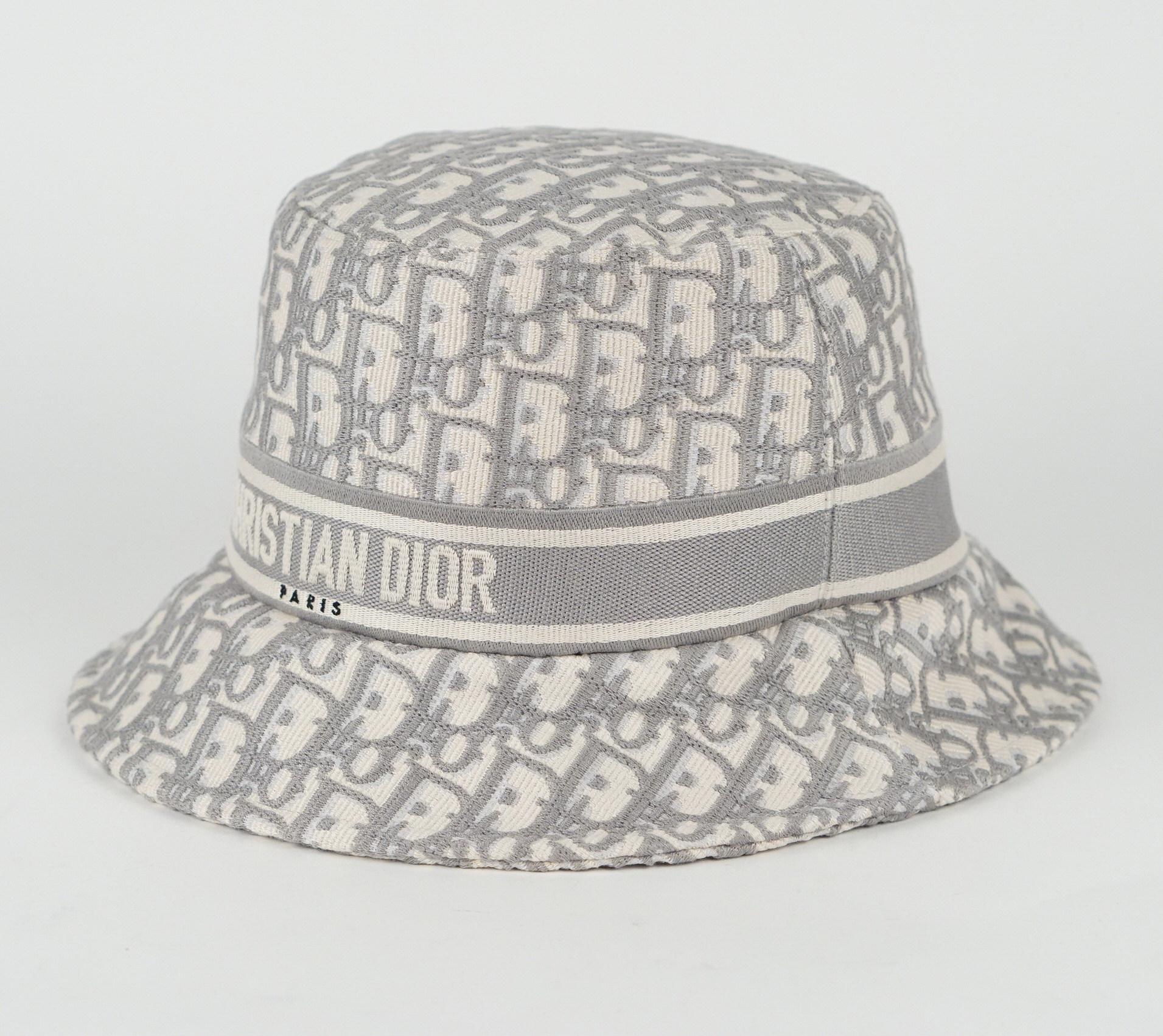 HUT - OBLIQUE FISHERMAN BUCKET