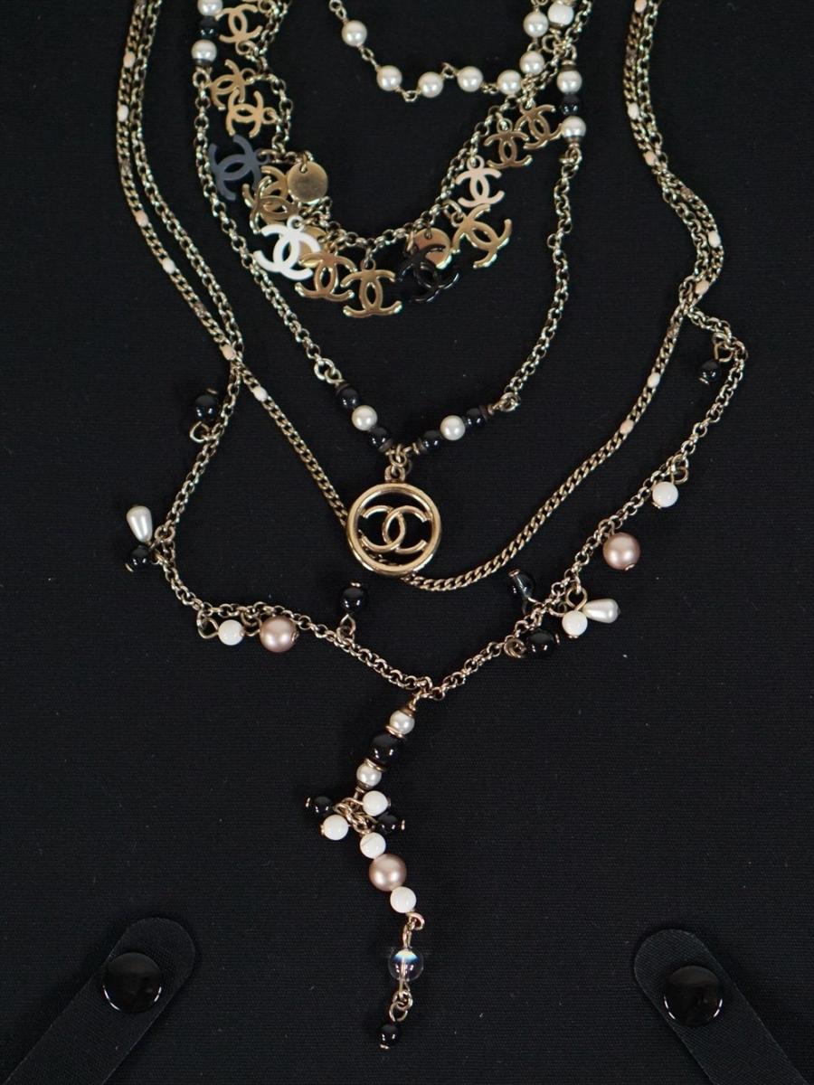 NECKLACE - CHANEL S-ROWS CC WITH PEARLS