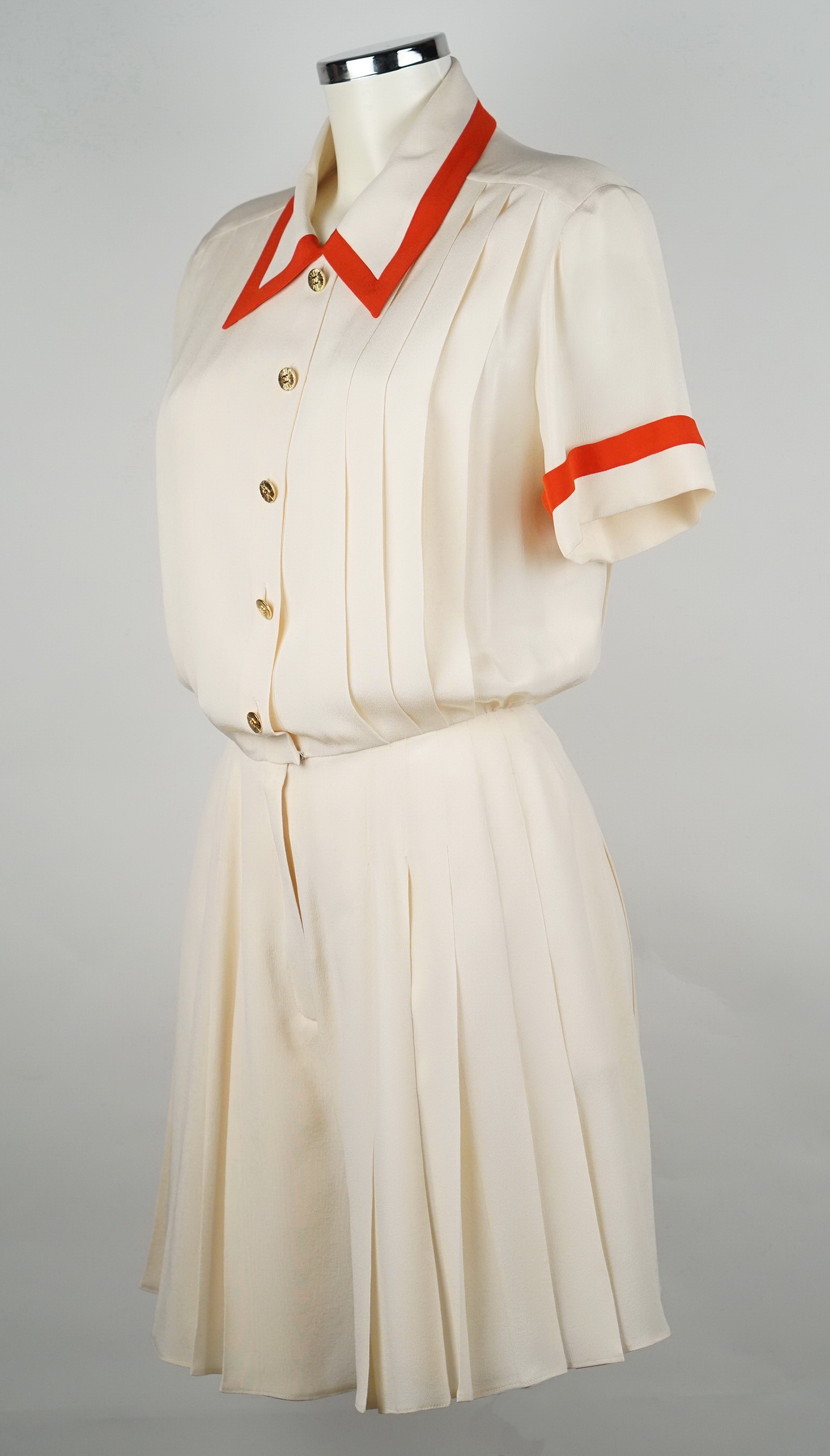 KLEID -  CHANEL MIT KRAGEN BEIGE ROT