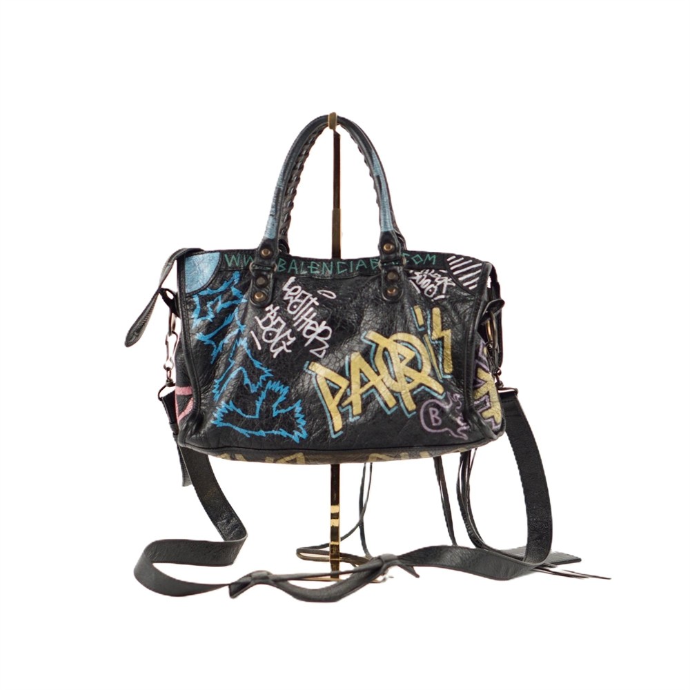 HANDTASCHEN - BALENCIAGA CLASSIC CITY GRAFFITI SCHWARZ