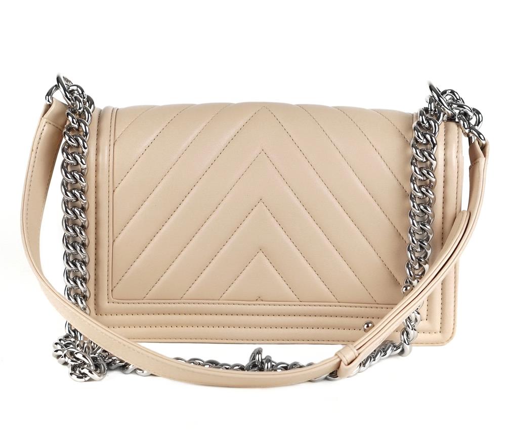 UMHÄNGETASCHE - CHANEL BOY OLD MEDIUM BEIGE