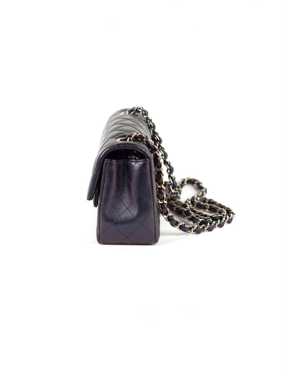 UMHÄNGETASCHE - CHANEL CLASSIC MINI RECTANGLE FLAP IRIDESCENT BLACK