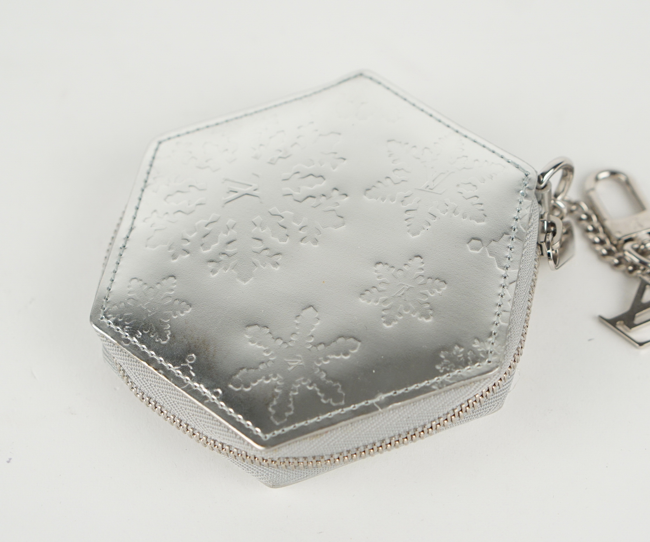 Limited Silver Vernis Snowflake Coin Purse