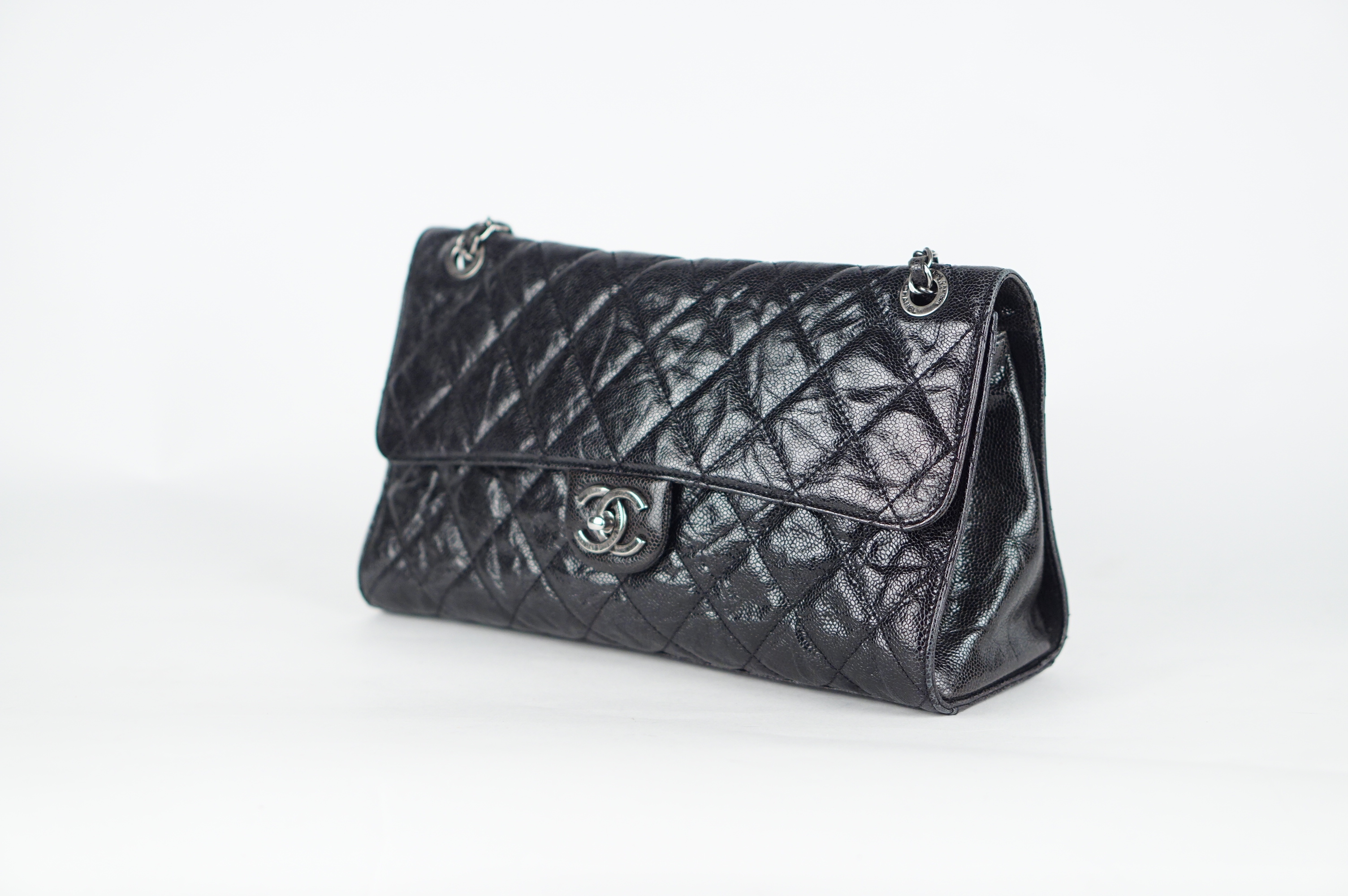 SCHULTERTASCHE - BLACK QUILTED GLAZED CAVIAR LEDER CRAVE FLAP MEDIUM