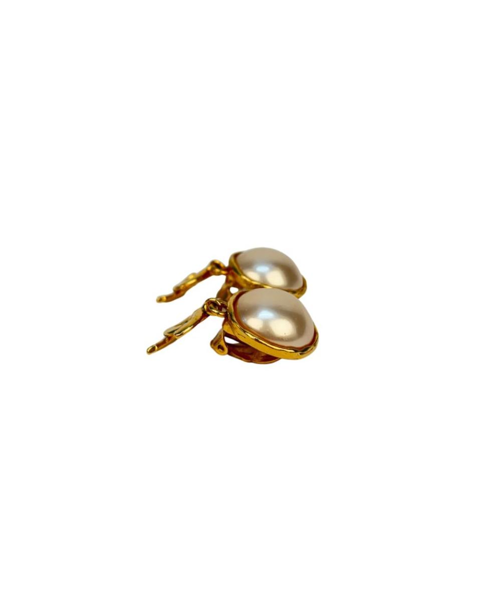 OHRRINGE - CHANEL CC VINTAGE CLIP ON