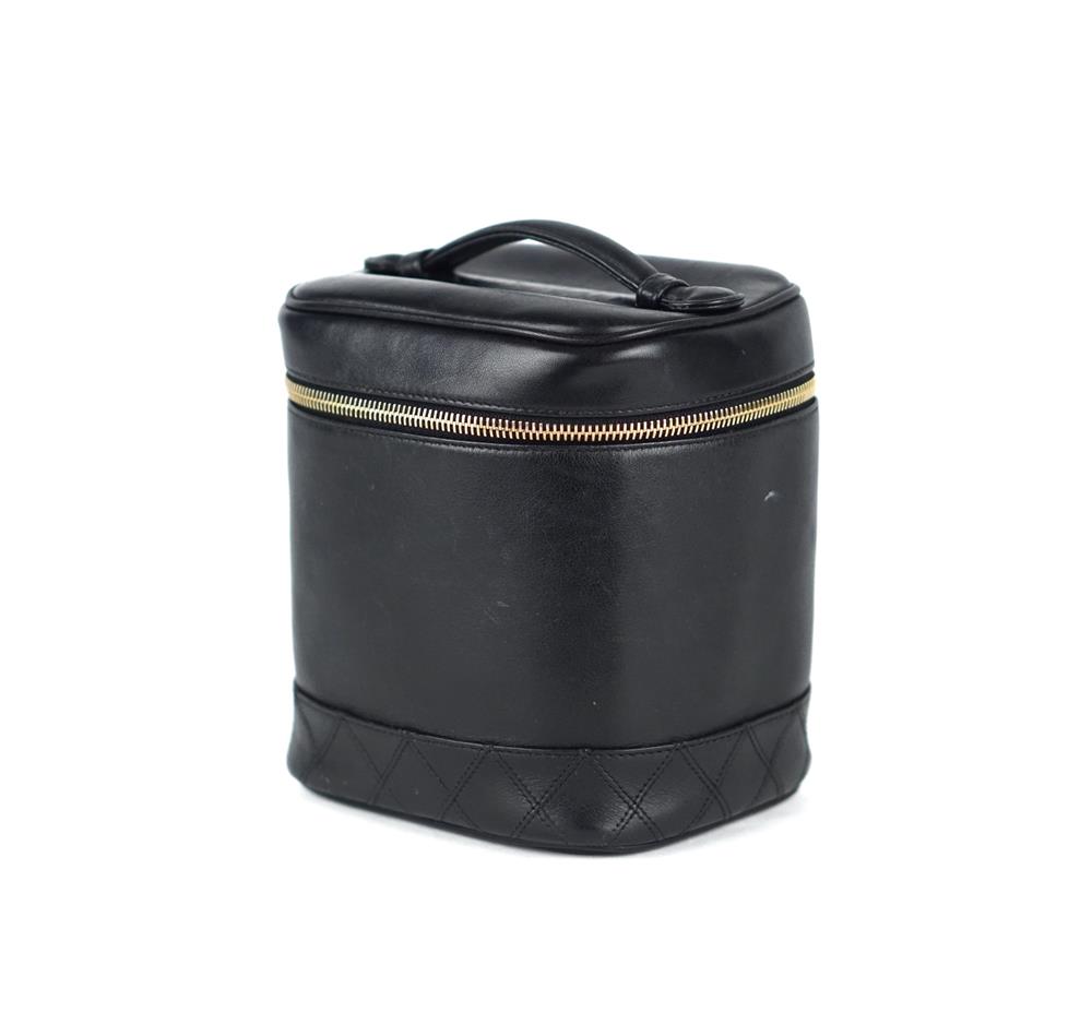 COSMETIC BAG - CHANEL VANITY CASE