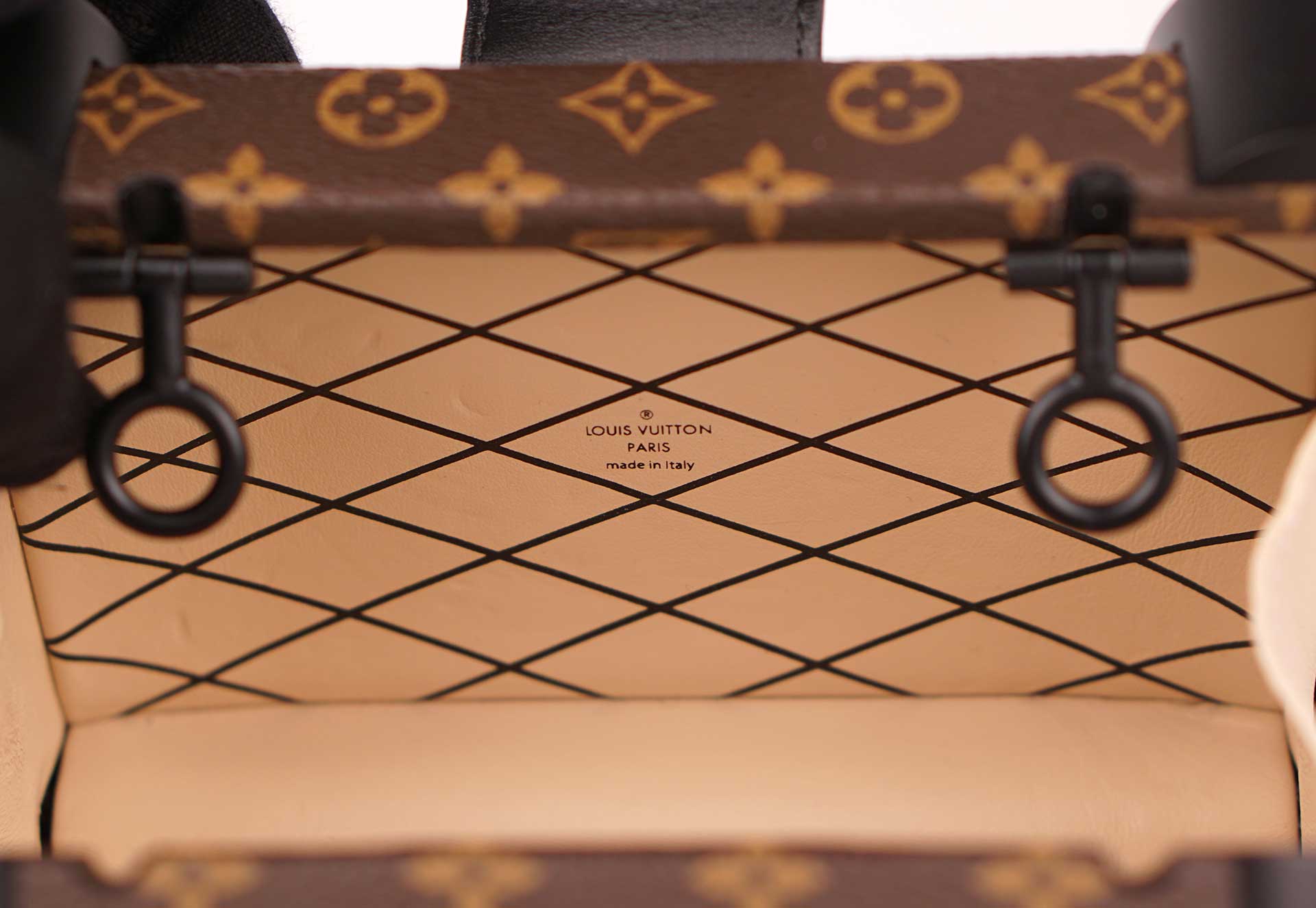 Louis Vuitton Nano Malle