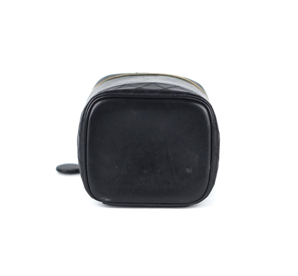 COSMETIC BAG - CHANEL VANITY CASE