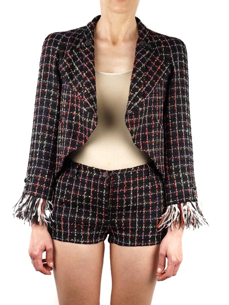ANZUG - CHANEL 2011 SHORT + BLAZER TWEED STRAUSS FEDERBORTE MANSCHETTEN