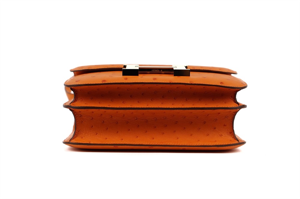 UMHÄNGETASCHE - HERMÈS CONSTANCE 24 TANGERINE STRAUßENLEDER GHW, 2017