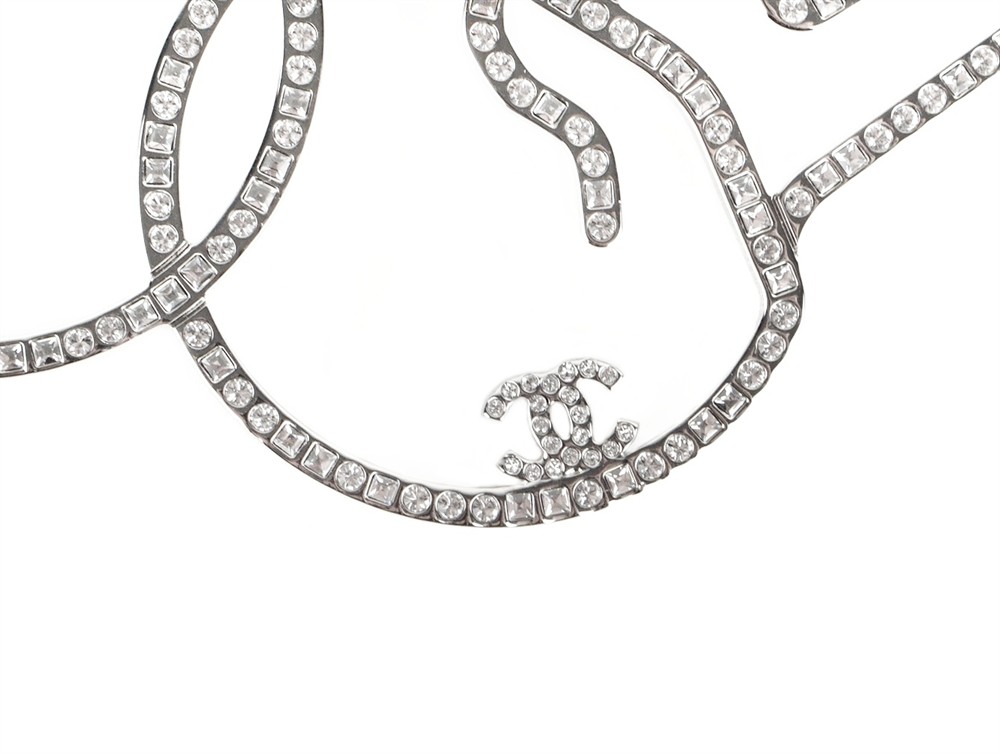 BROSCHE - CHANEL PEACE EMOJI SILBER MIT KRISTALLEN