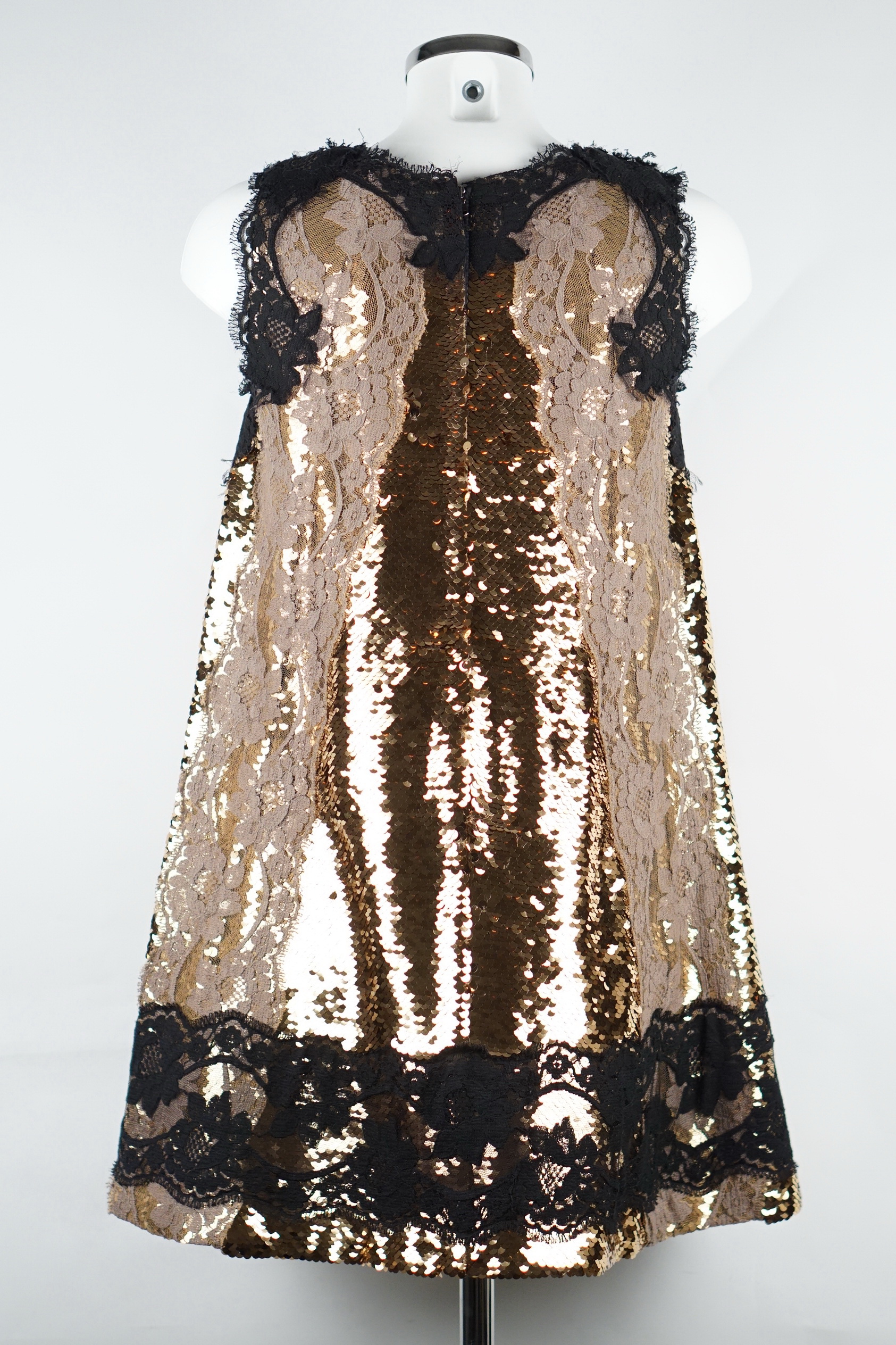Dress With Lace And Sequins 