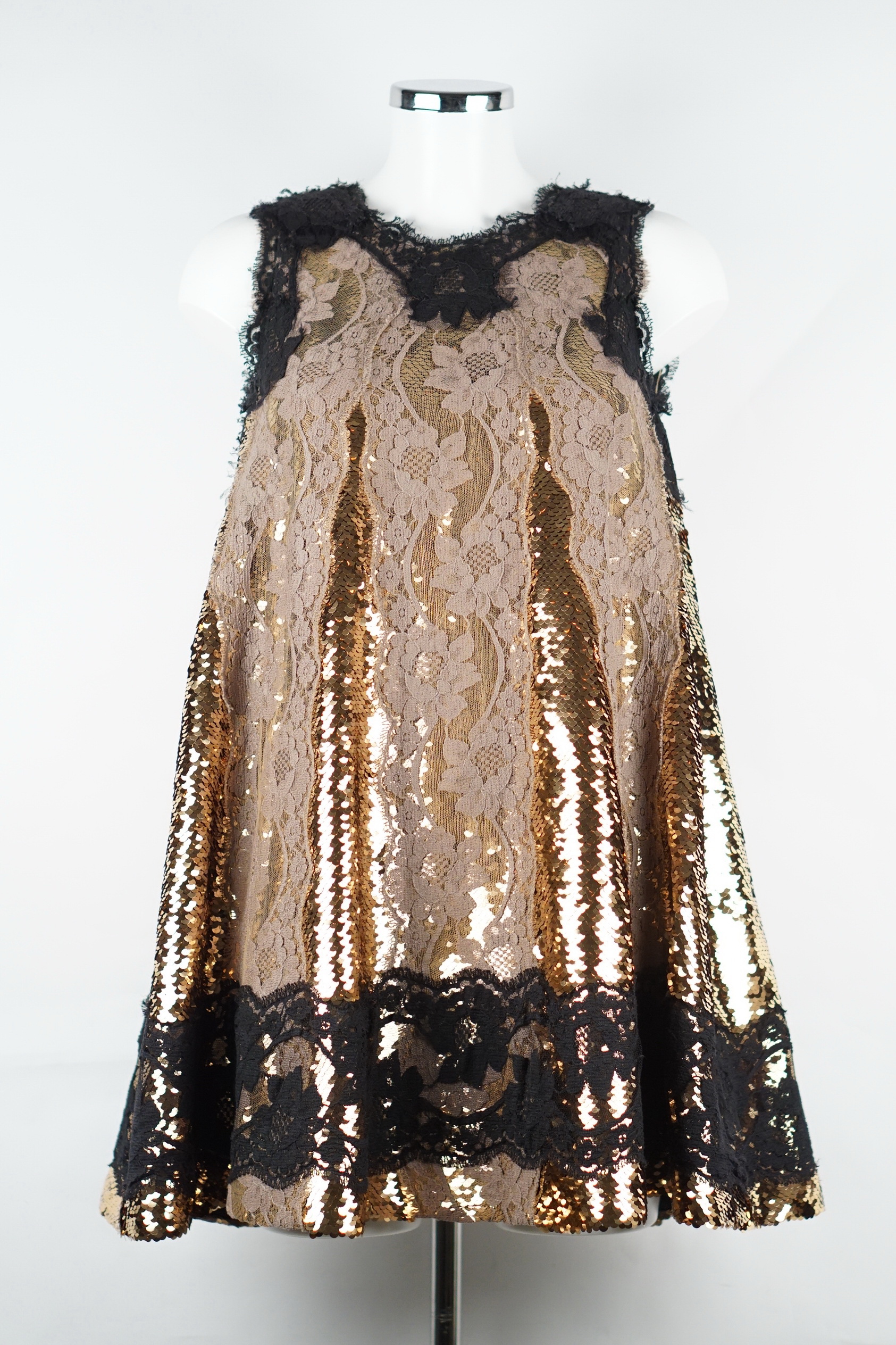KLEID - MIT PAILETTEN 