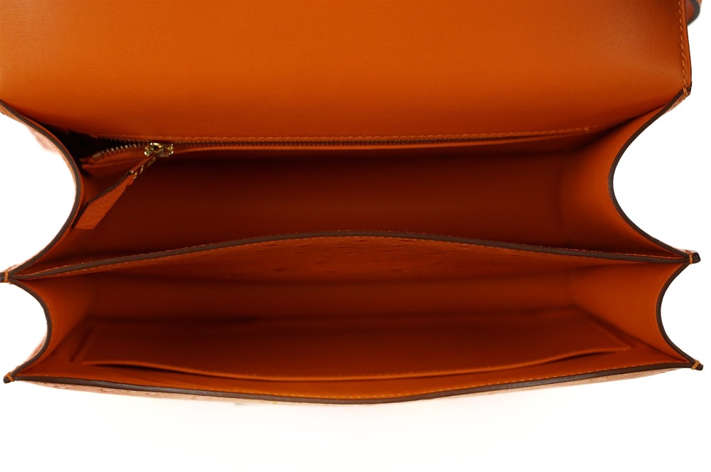 UMHÄNGETASCHE - HERMÈS CONSTANCE 24 TANGERINE STRAUßENLEDER GHW, 2017
