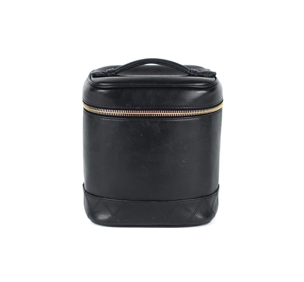 COSMETIC BAG - CHANEL VANITY CASE