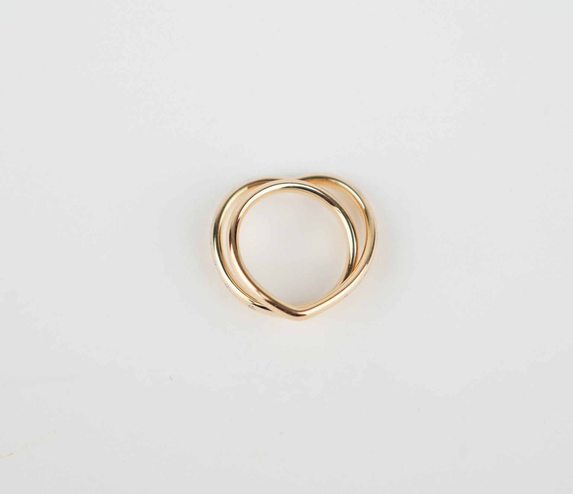 RING - HERZFORM MIT DIAMANTEN GOLD