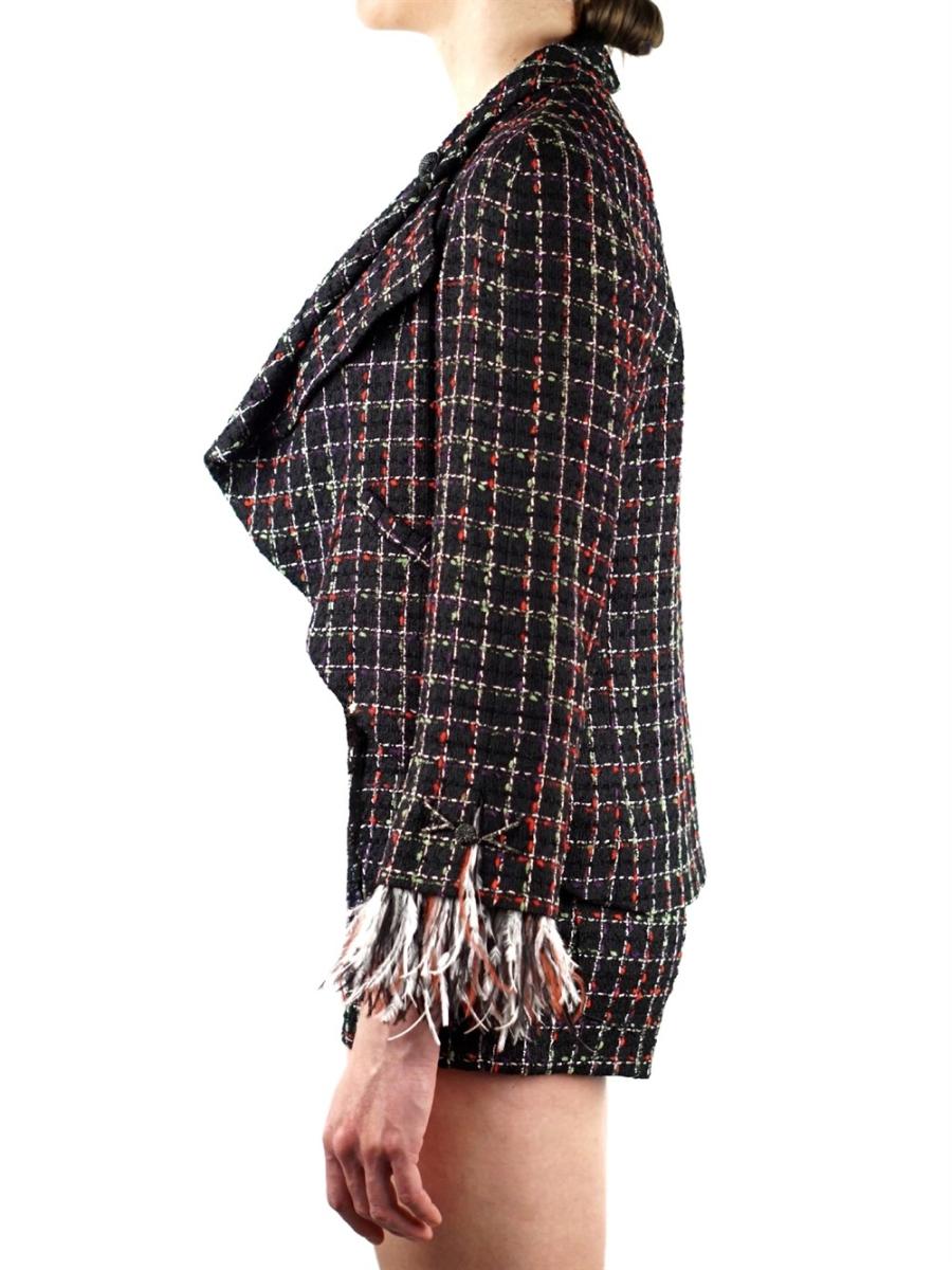 ANZUG - CHANEL 2011 SHORT + BLAZER TWEED STRAUSS FEDERBORTE MANSCHETTEN