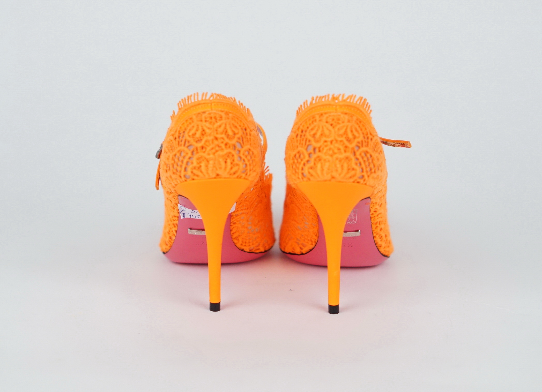 Gucci sales lace pumps